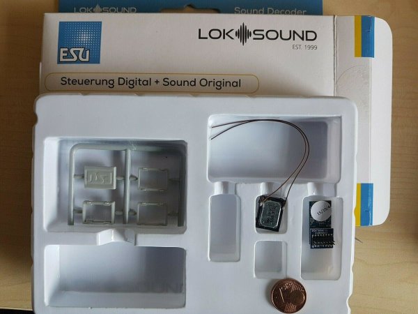 ESU 58814 N/TT/H0 LokSound 5 Micro DCC/MOT/mfx PluX16 +Lautspr +Wunschsound